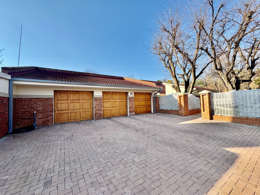 5 Bedroom Property for Sale in Mooivallei Park North West